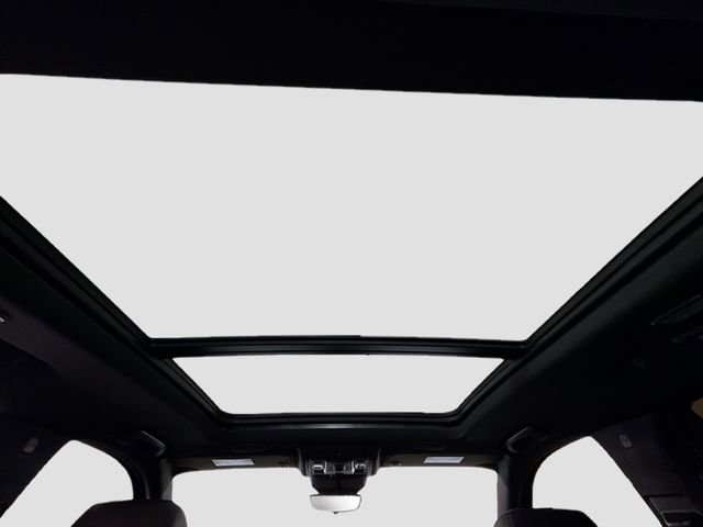 Used 2023 Cadillac Escalade Sport w/ LPO, Illumination Package AWD/4WD image 22