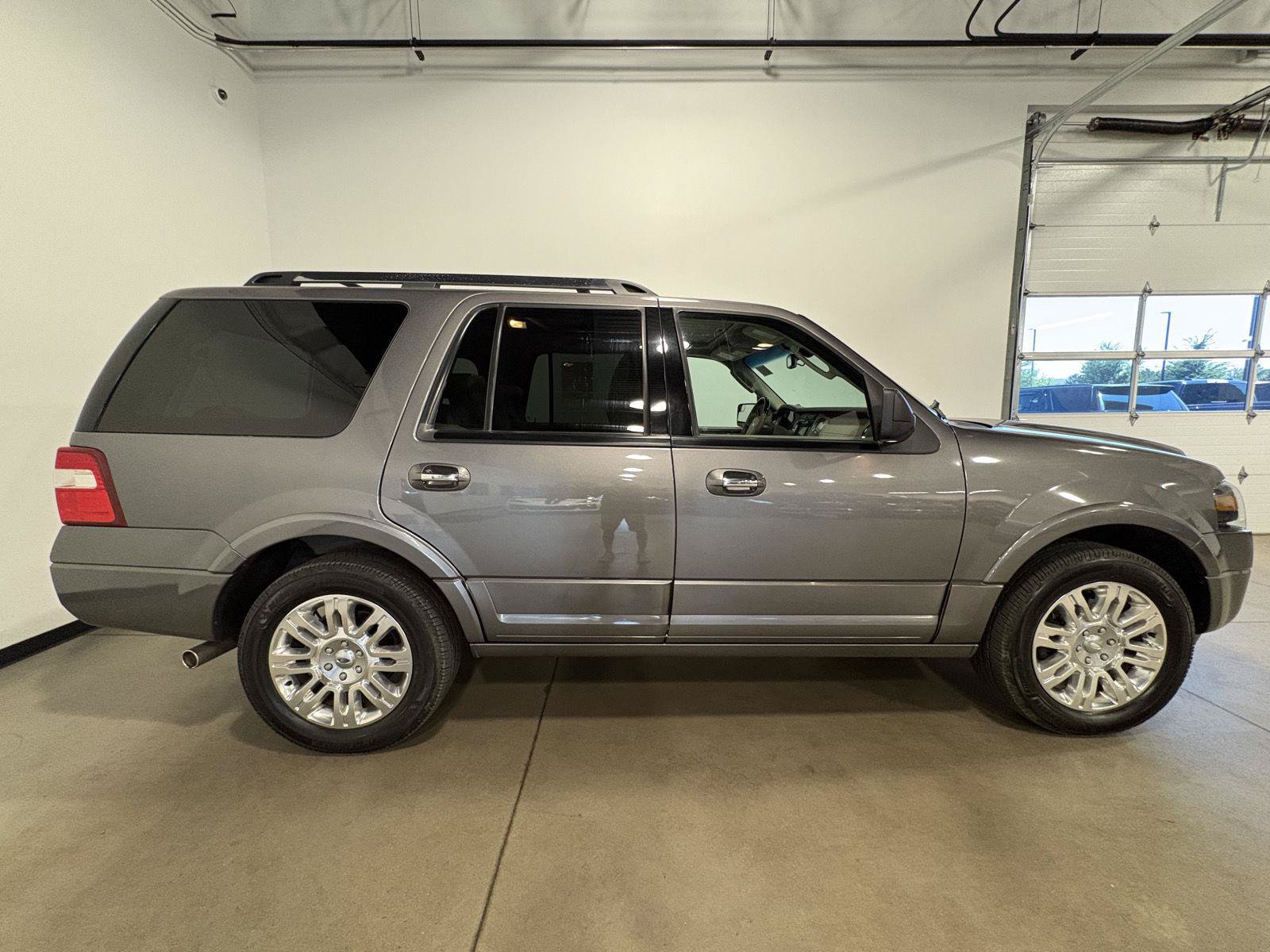 Used 2012 Ford Expedition Limited AWD/4WD image 2