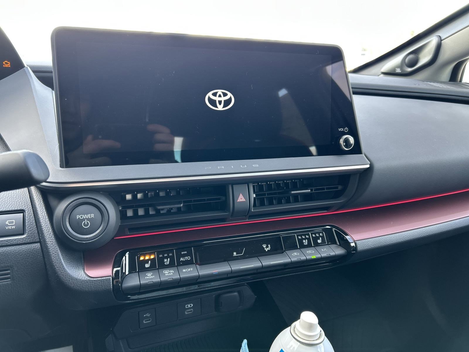 Used 2024 Toyota Prius Prime Premium w/ Advanced Technology Package image 17