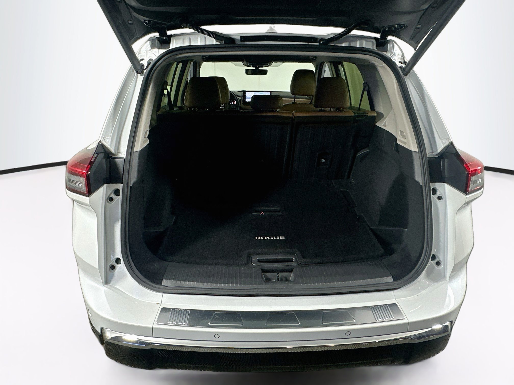 Used 2024 Nissan Rogue Platinum w/ Platinum Premium Package FWD image 30