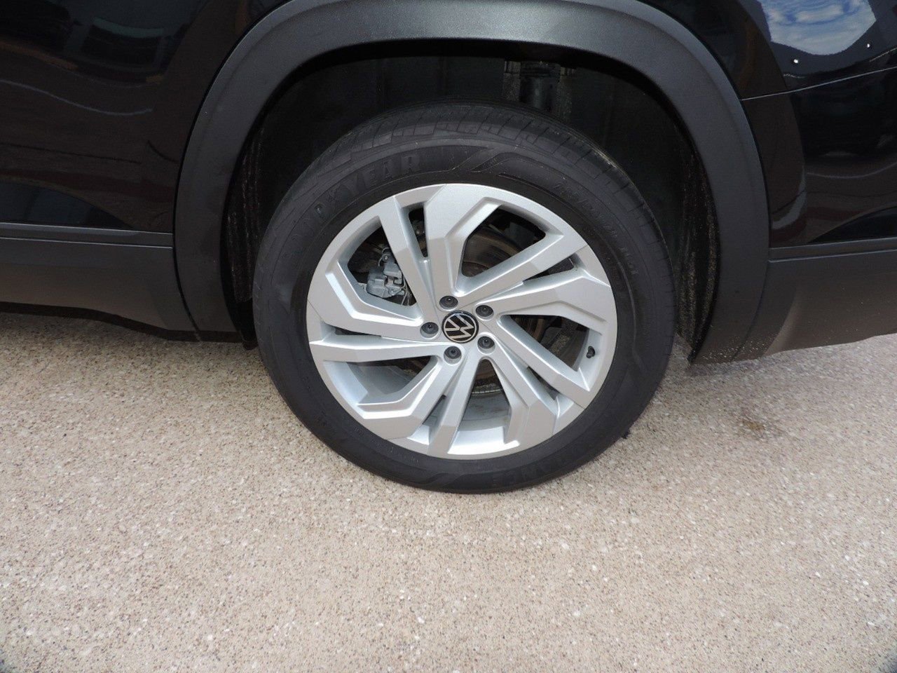 Used 2022 Volkswagen Atlas SE w/ Panoramic Sunroof Package image 11