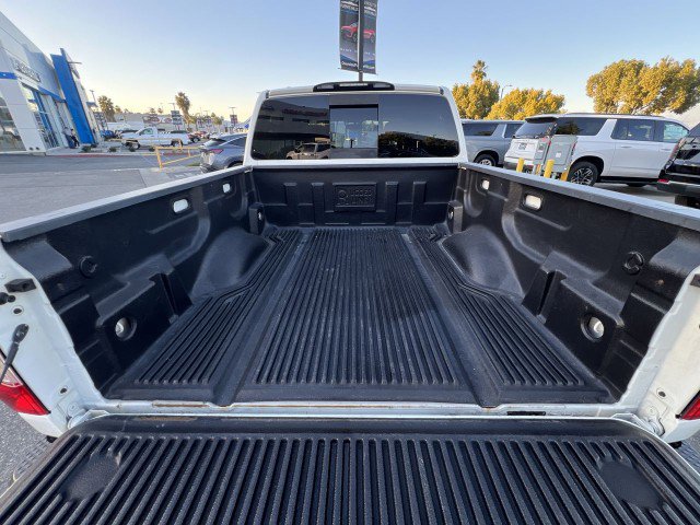 Used 2018 Nissan Titan SV image 25
