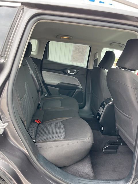 Used 2022 Jeep Compass Sport AWD/4WD image 37