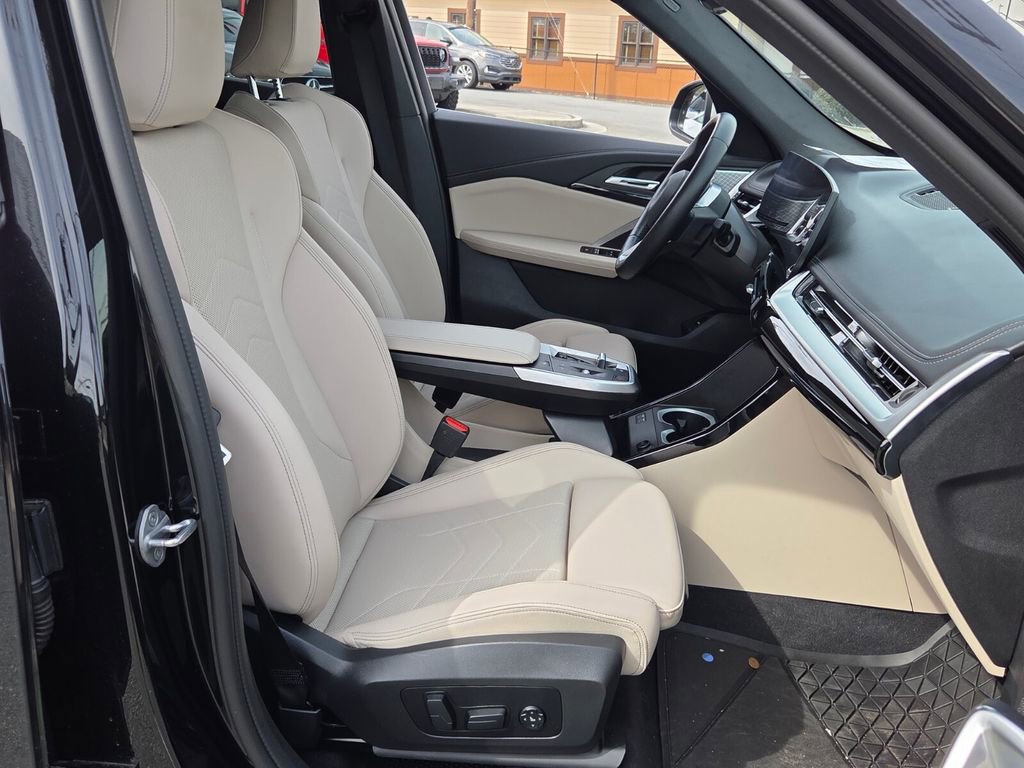 Used 2024 BMW X1 xDrive28i w/ Convenience Package image 15