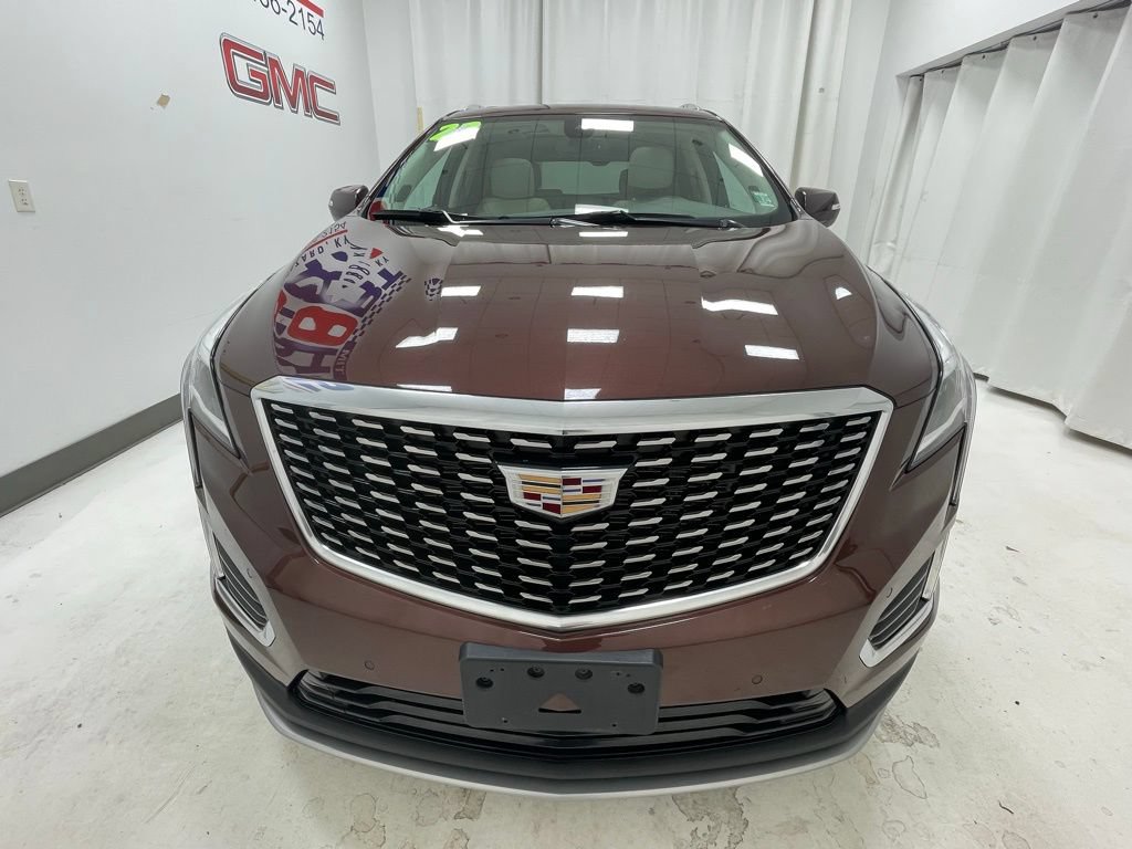 Used 2022 Cadillac XT5 Premium Luxury AWD/4WD image 2