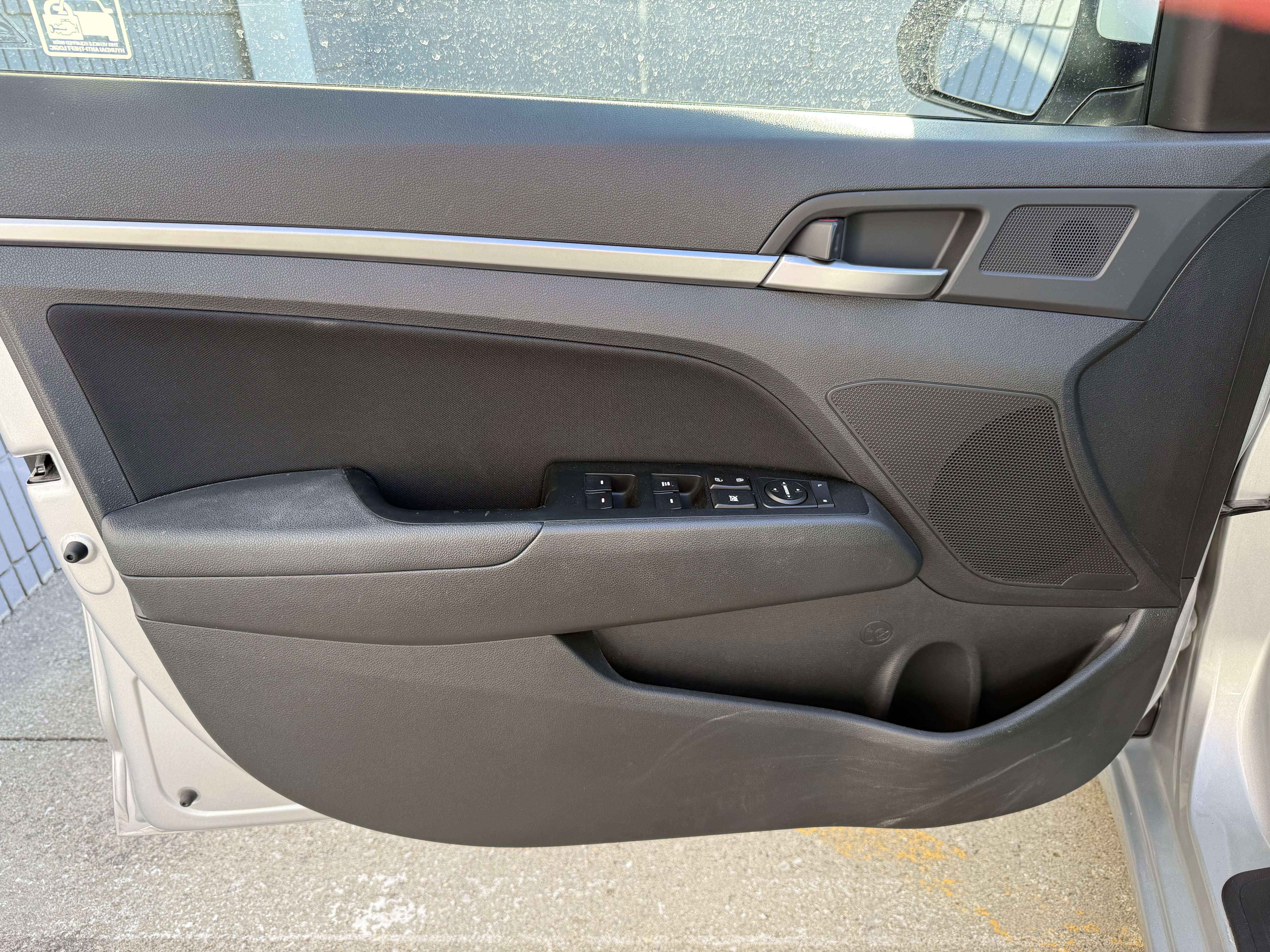 Used 2019 Hyundai Elantra SEL w/ Cargo Package image 10