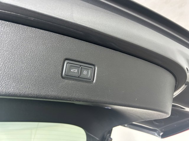 Used 2023 Audi SQ5 Prestige w/ Prestige Package image 31