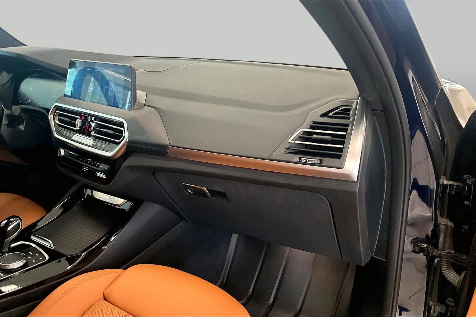 Used 2024 BMW X3 sDrive30i w/ Convenience Package RWD image 17