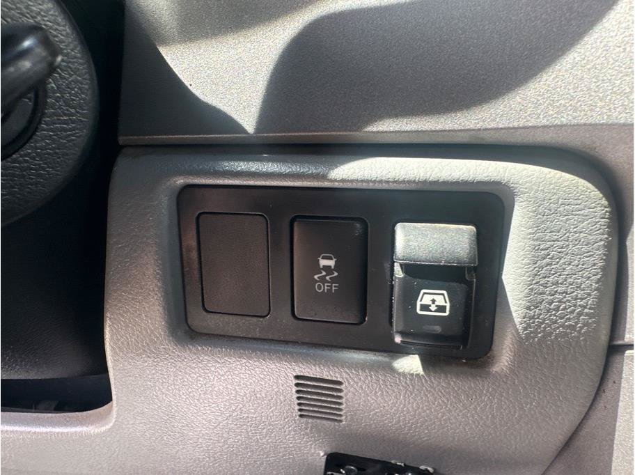 Used 2012 Toyota Tundra 2WD CrewMax w/ Tow Pkg image 22