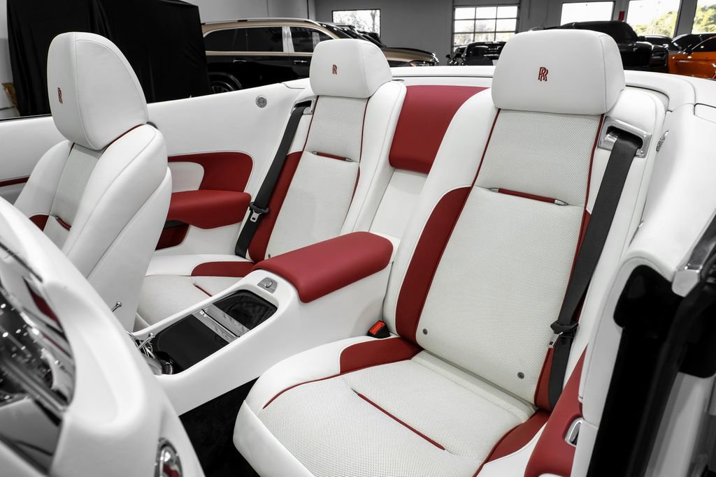 Used 2018 Rolls-Royce Dawn image 39