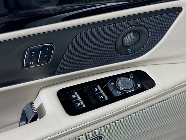 Used 2024 Lincoln Nautilus Premier w/ Equipment Group 102A image 18