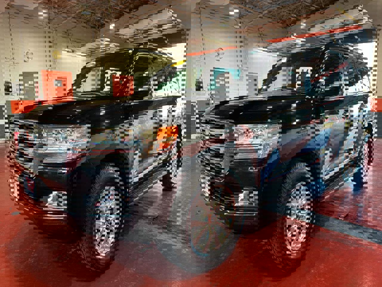 Used 2017 Toyota Land Cruiser image 2