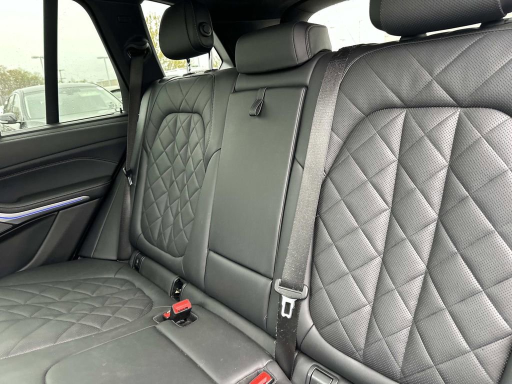 Used 2023 BMW X5 xDrive40i w/ Executive Package image 33