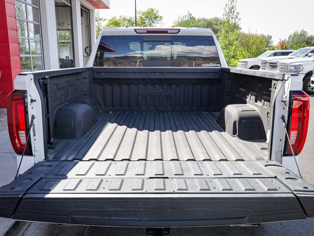 Used 2023 GMC Sierra 1500 AT4 w/ AT4 Preferred Package AWD/4WD image 5