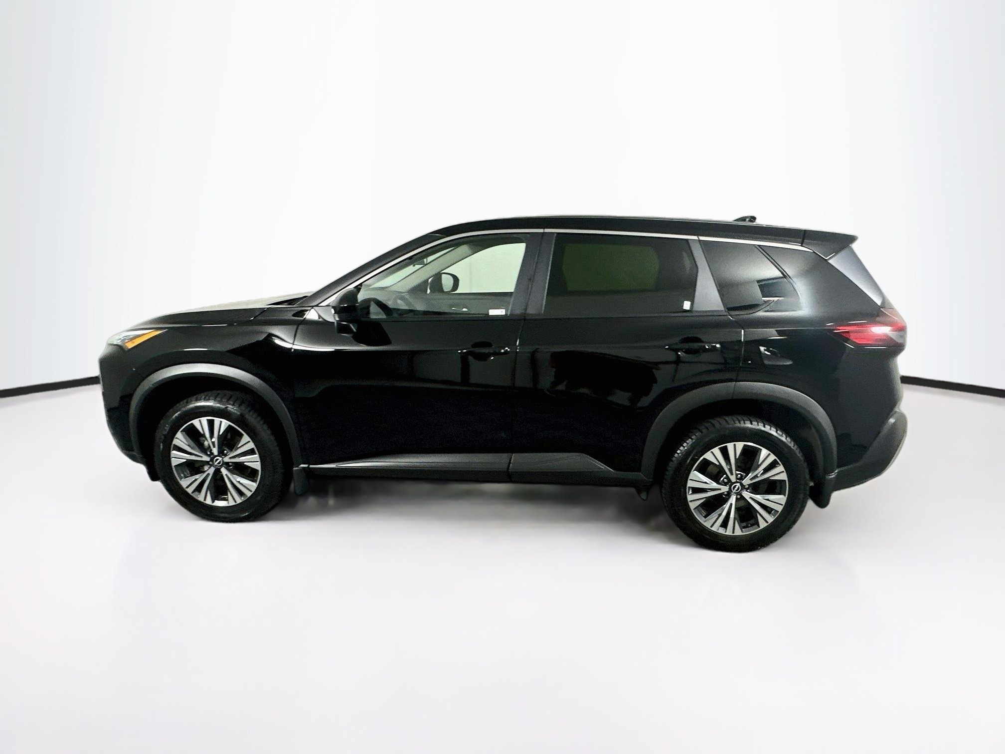 Used 2023 Nissan Rogue SV AWD/4WD image 4