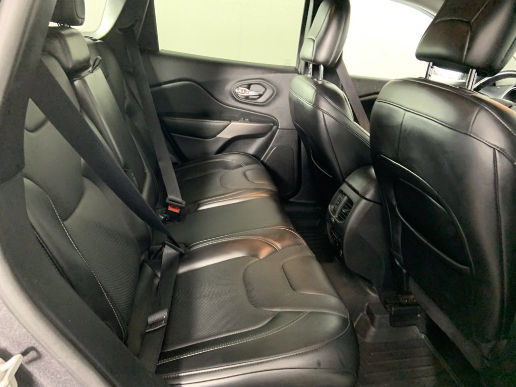 Used 2020 Jeep Cherokee Limited image 19