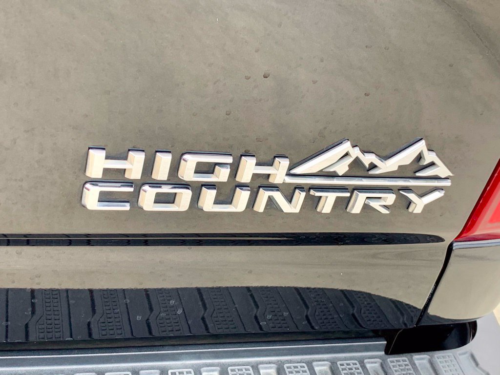 Used 2023 Chevrolet Silverado 2500 High Country w/ Technology Package AWD/4WD image 50