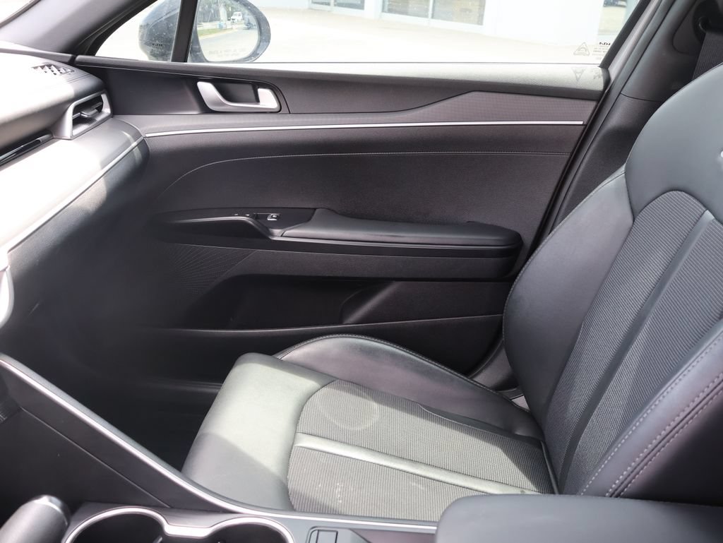 Used 2022 Kia K5 GT-Line w/ GT-Line FWD Premium Package image 27