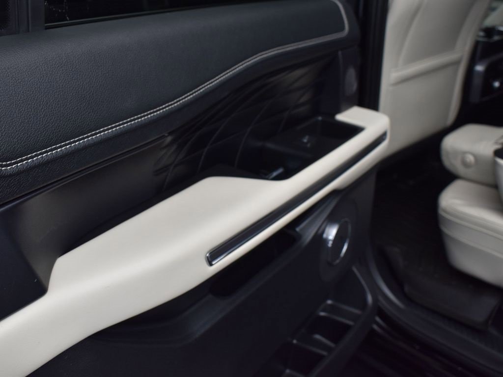 Used 2019 Ford Expedition Platinum image 9