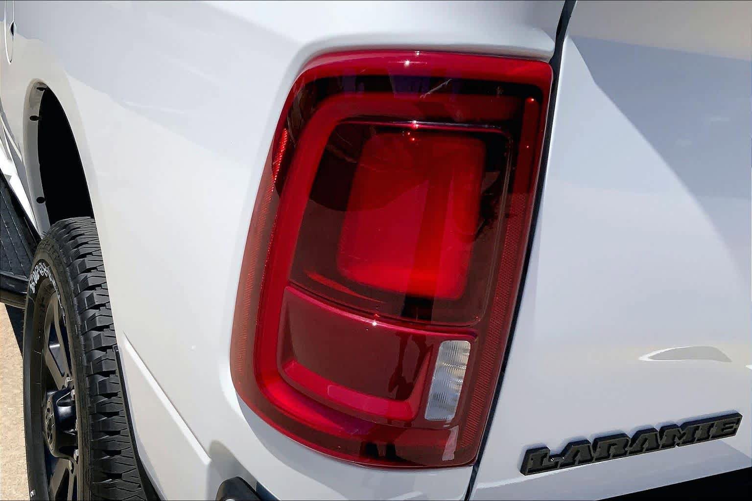 New 2026 RAM 2500 Laramie AWD/4WD image 14