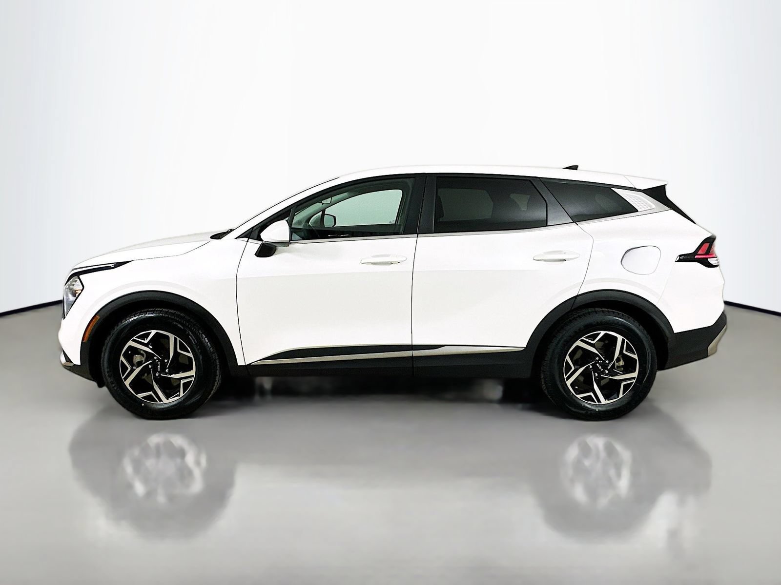 Used 2023 Kia Sportage LX FWD image 8