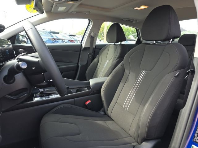 Certified 2024 Hyundai Elantra SEL w/ Convenience Package image 6