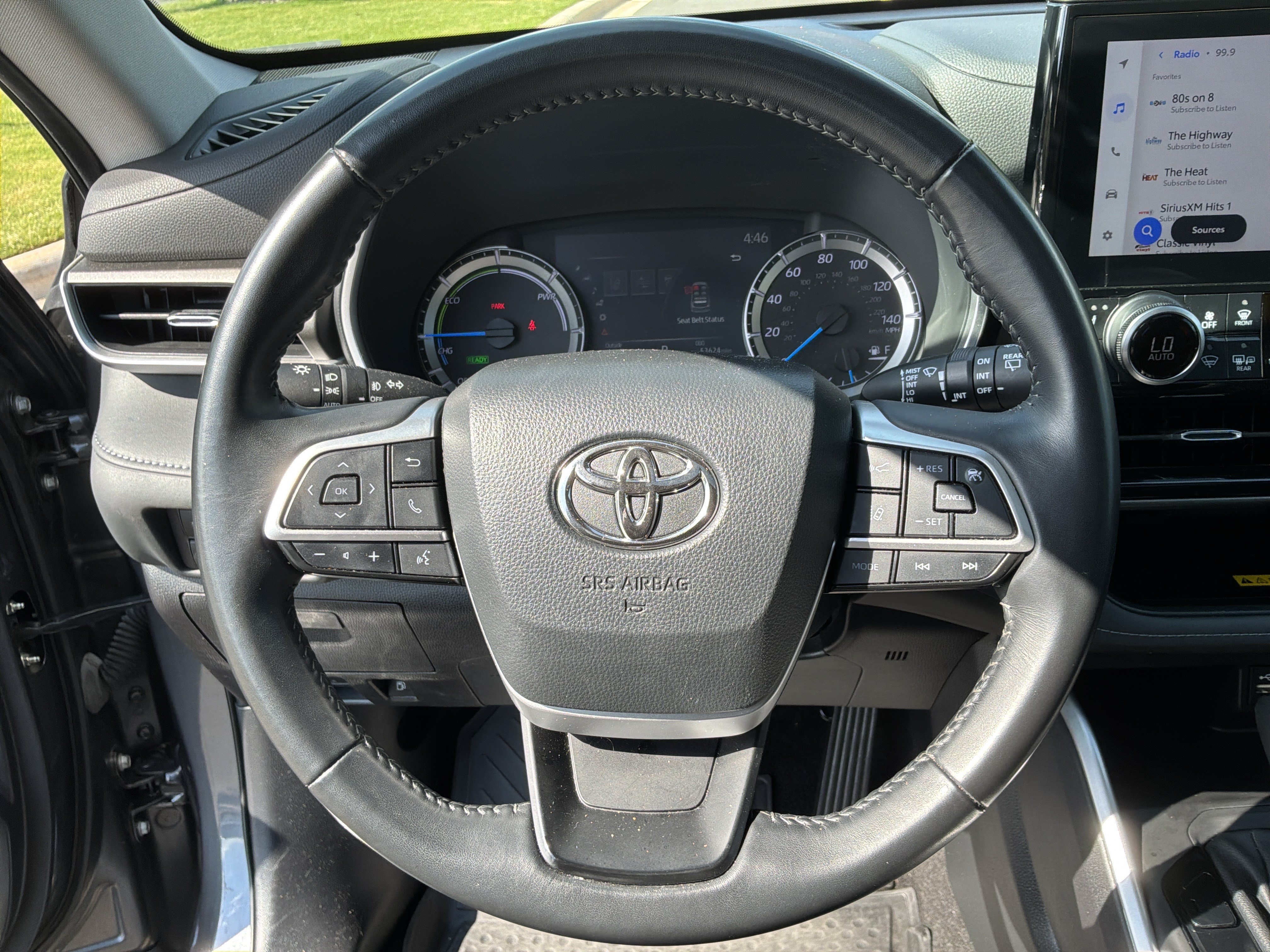 Used 2023 Toyota Highlander XLE FWD image 18