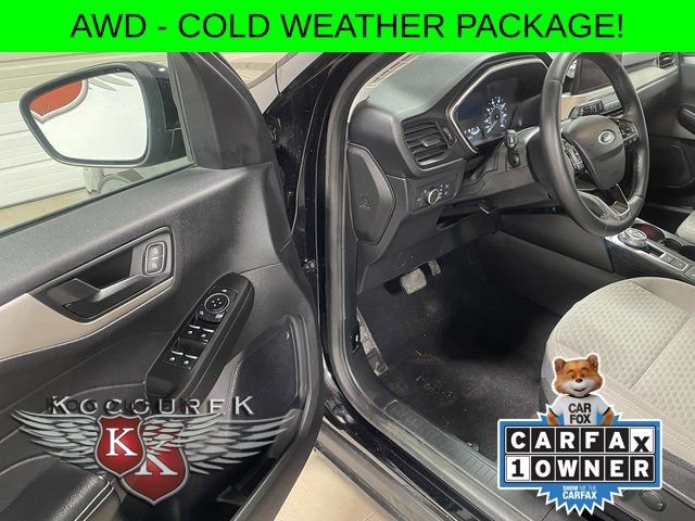 Used 2022 Ford Escape SE w/ SE Sport Appearance Package image 10