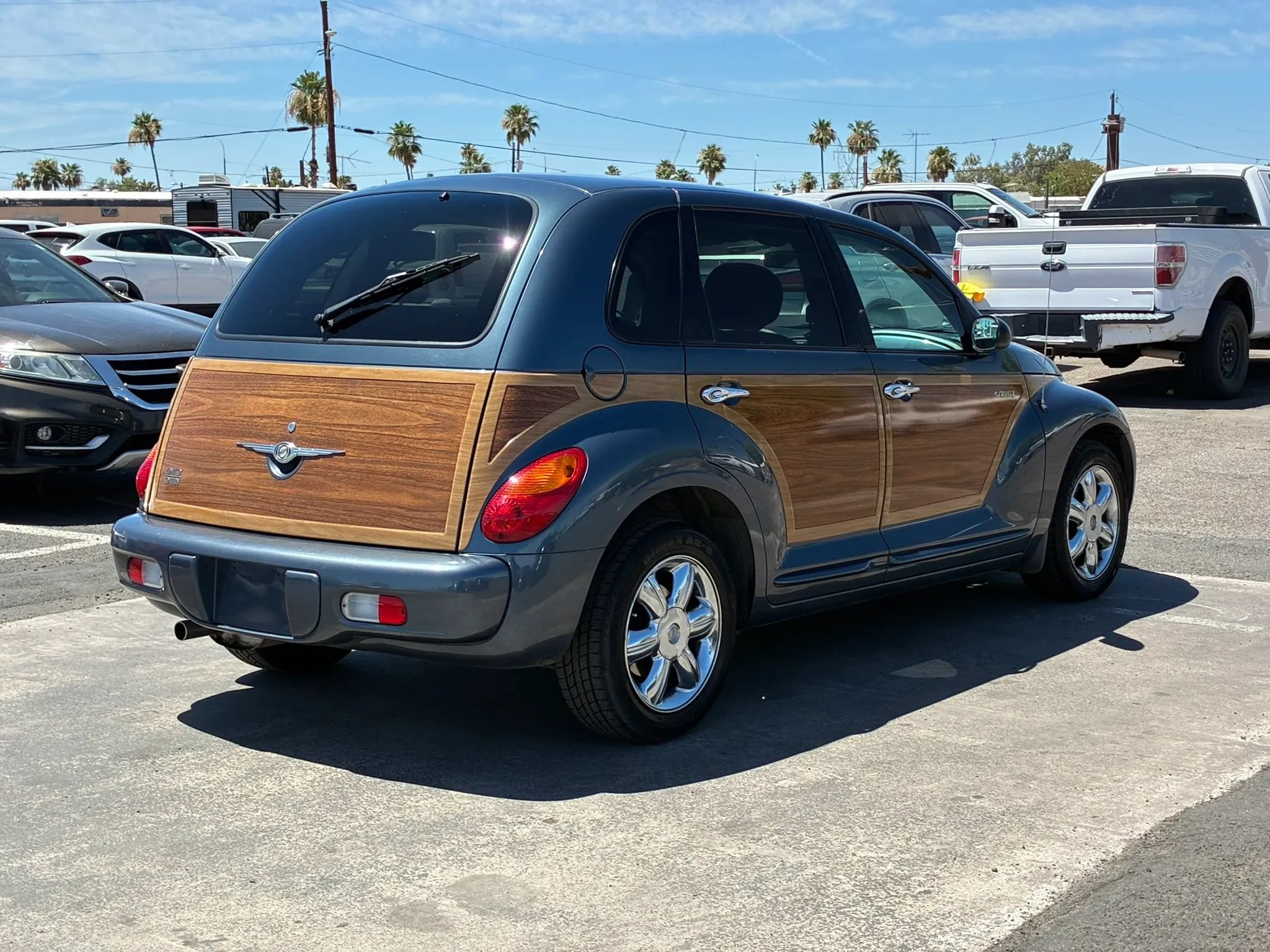Used 2003 Chrysler PT Cruiser Limited FWD image 9