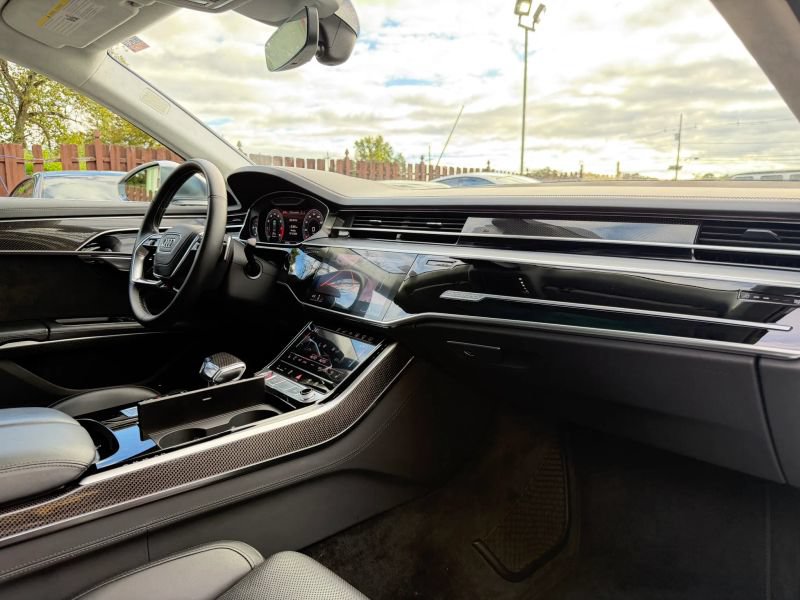 Used 2020 Audi S8 L AWD/4WD image 32