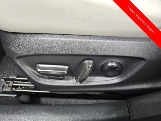 Used 2025 Toyota Prius XLE image 16