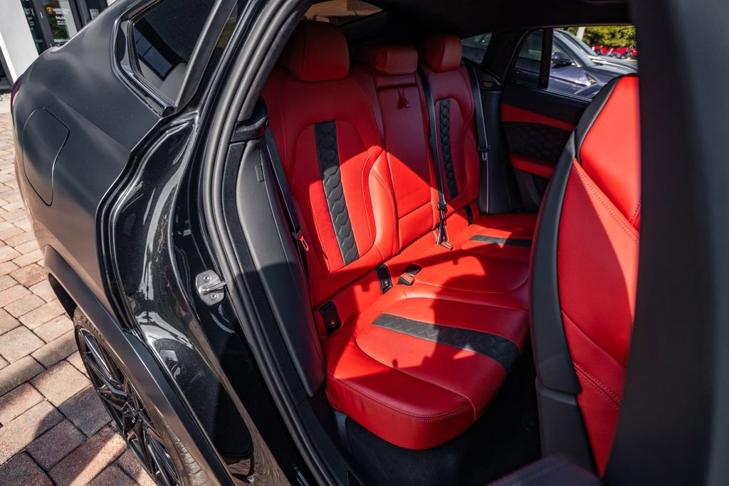 Used 2022 BMW X6 M w/ Competition Package image 39