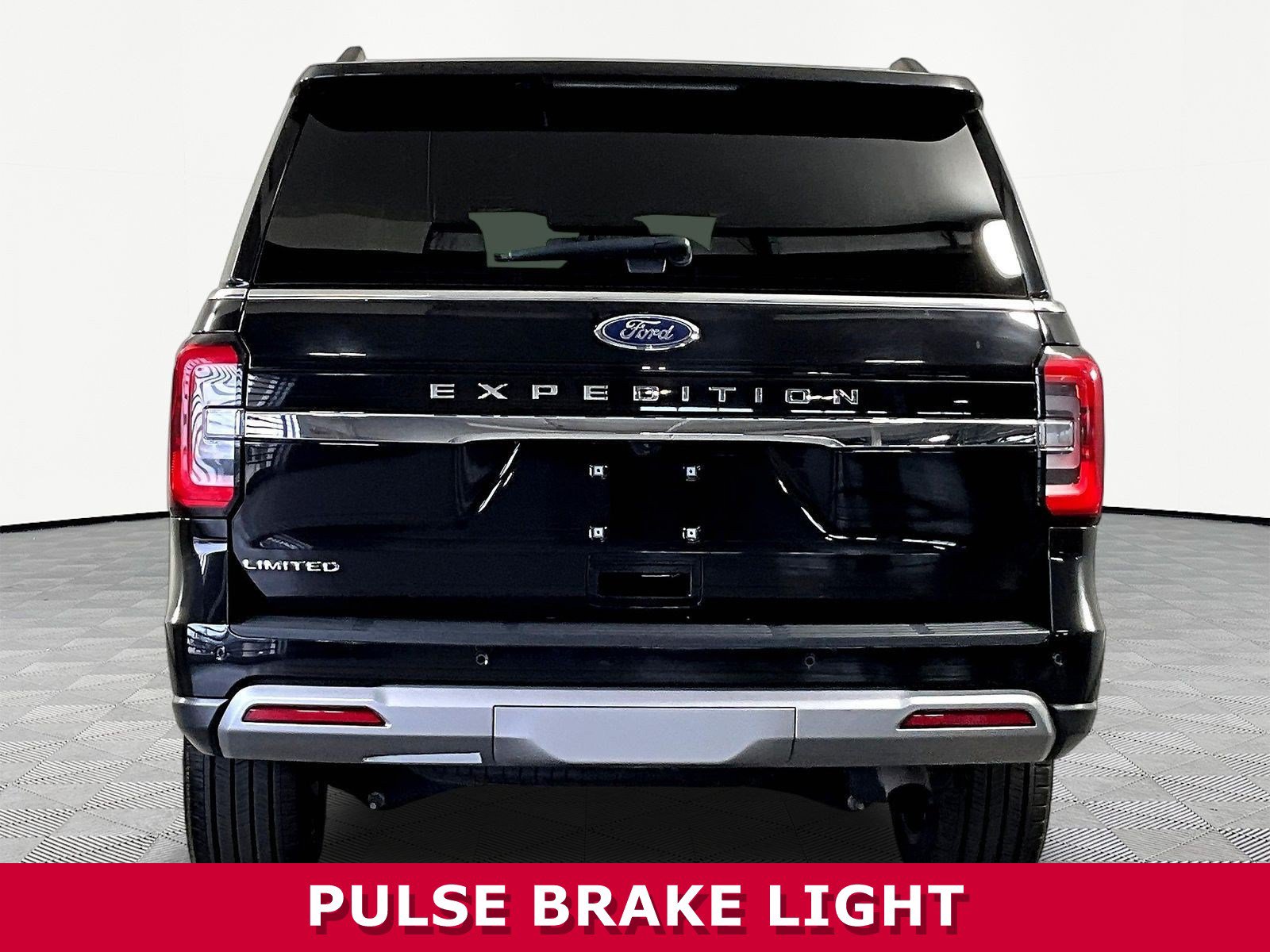 Used 2024 Ford Expedition Limited AWD/4WD image 5