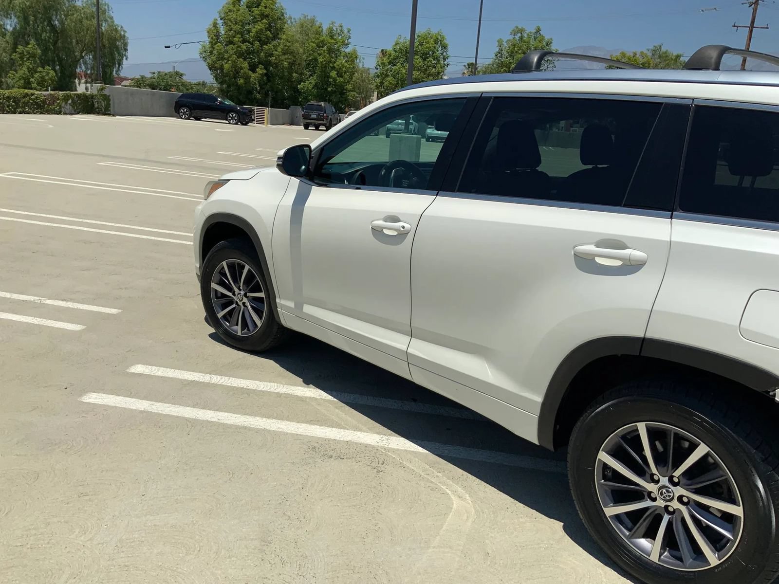Used 2018 Toyota Highlander XLE FWD image 8