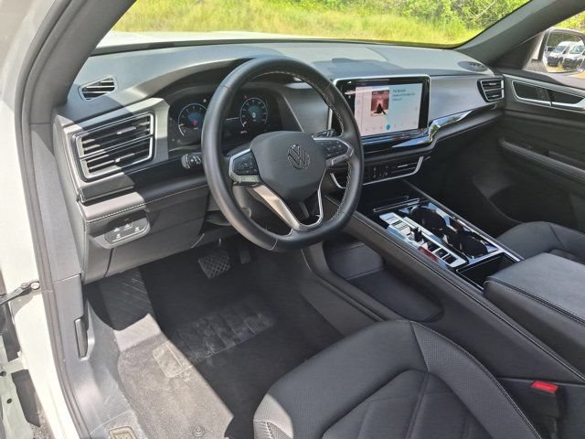 Used 2025 Volkswagen Atlas Cross Sport SE FWD image 15