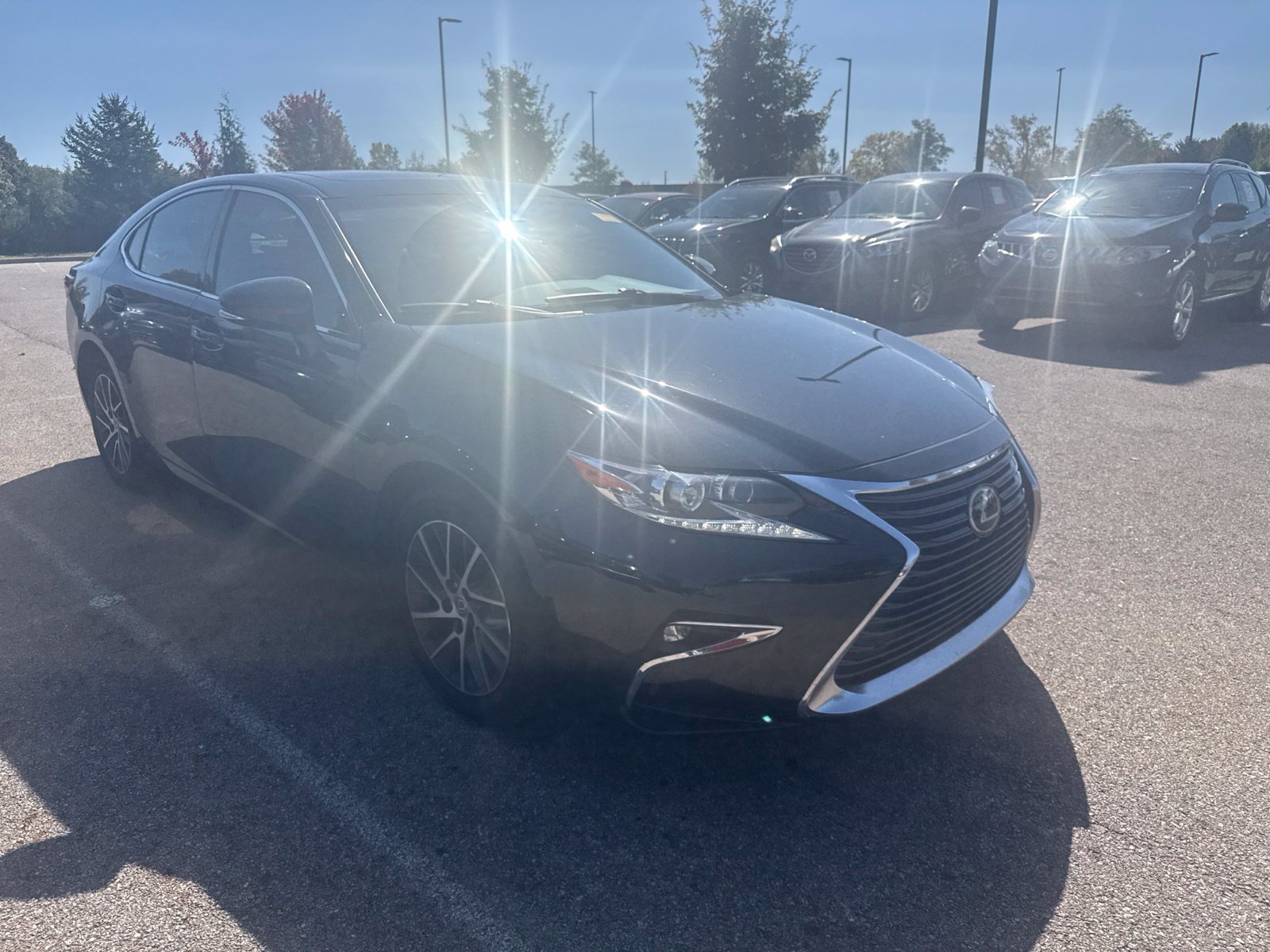 Used 2016 Lexus ES 350 w/ Luxury Package w/Wood Trim FWD image 3