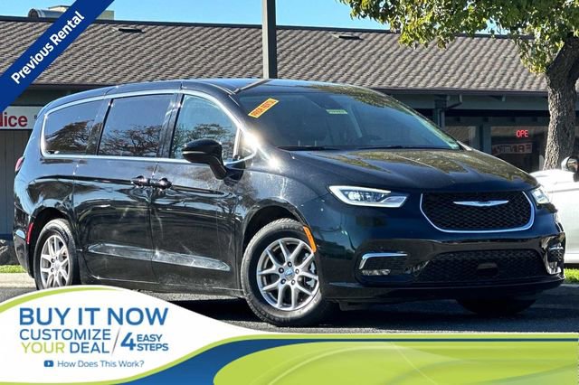 Used 2024 Chrysler Pacifica Touring-L