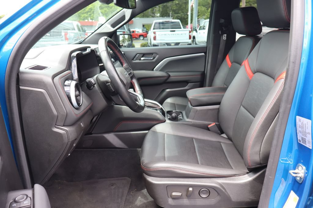 Used 2023 Chevrolet Colorado Z71 w/ Z71 Convenience Package 2 AWD/4WD image 4