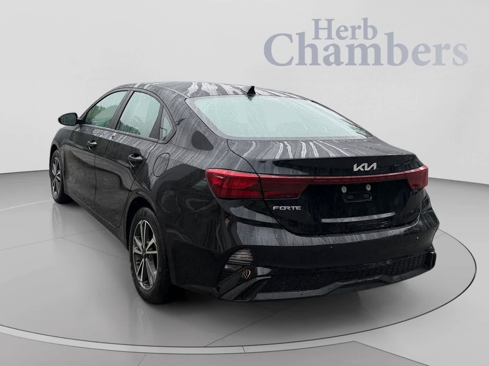 Used 2023 Kia Forte LXS FWD image 3