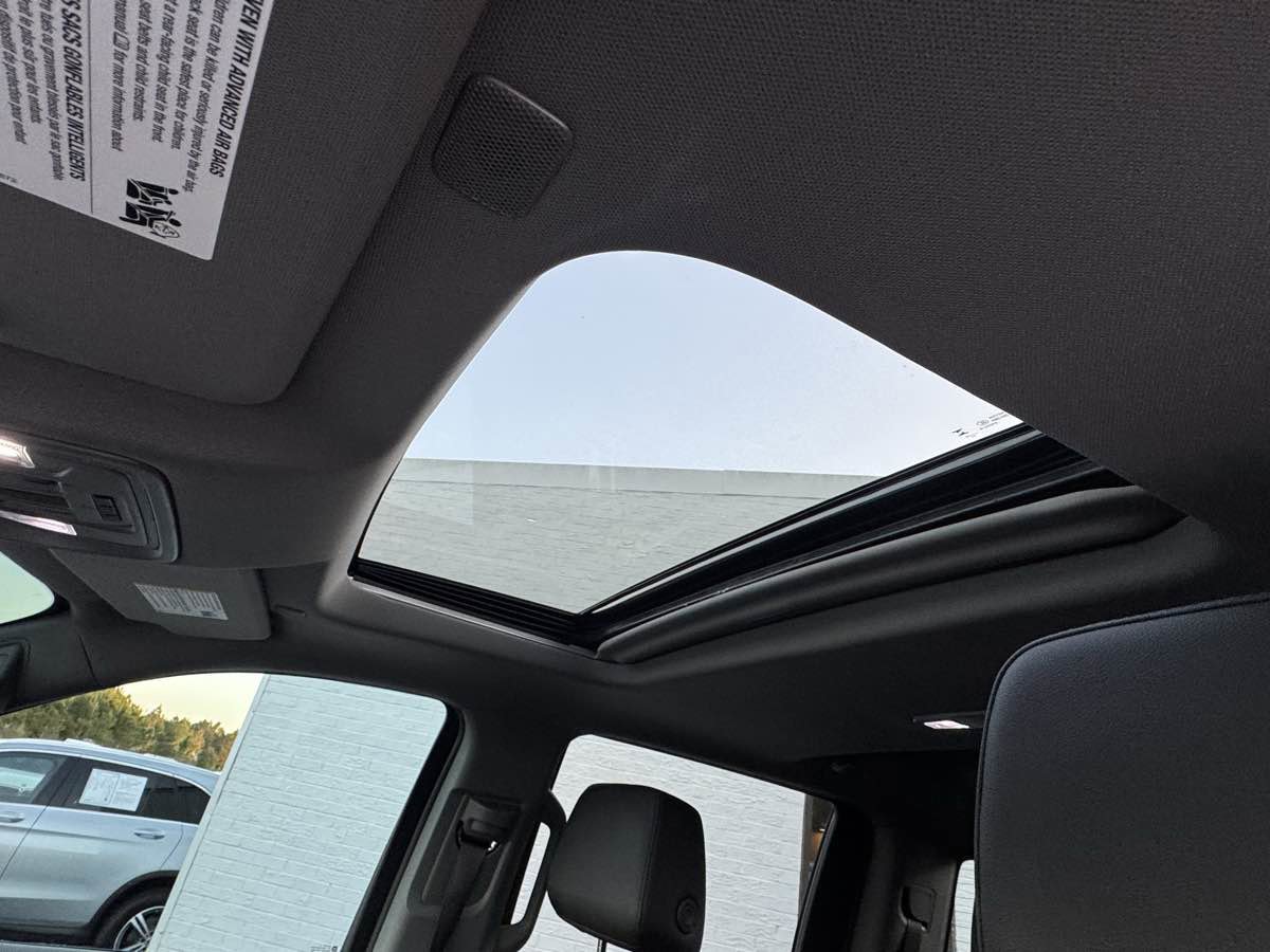 Used 2023 GMC Sierra 1500 SLT w/ SLT Premium Package image 23