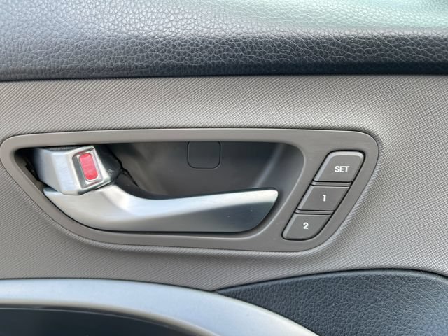 Used 2017 Hyundai Santa Fe AWD image 30