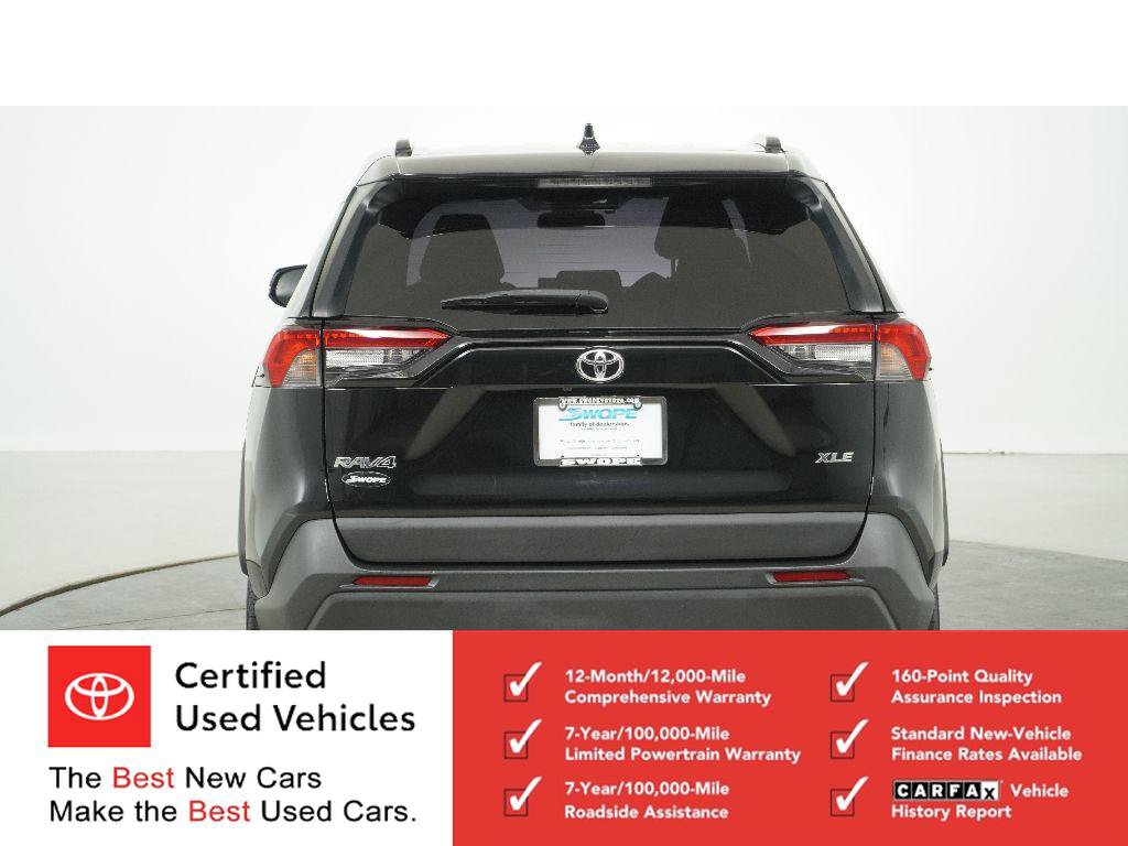 Used 2021 Toyota RAV4 XLE Premium FWD image 4