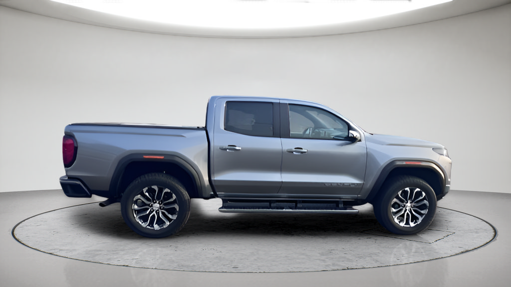Used 2025 GMC Canyon Denali AWD/4WD image 3