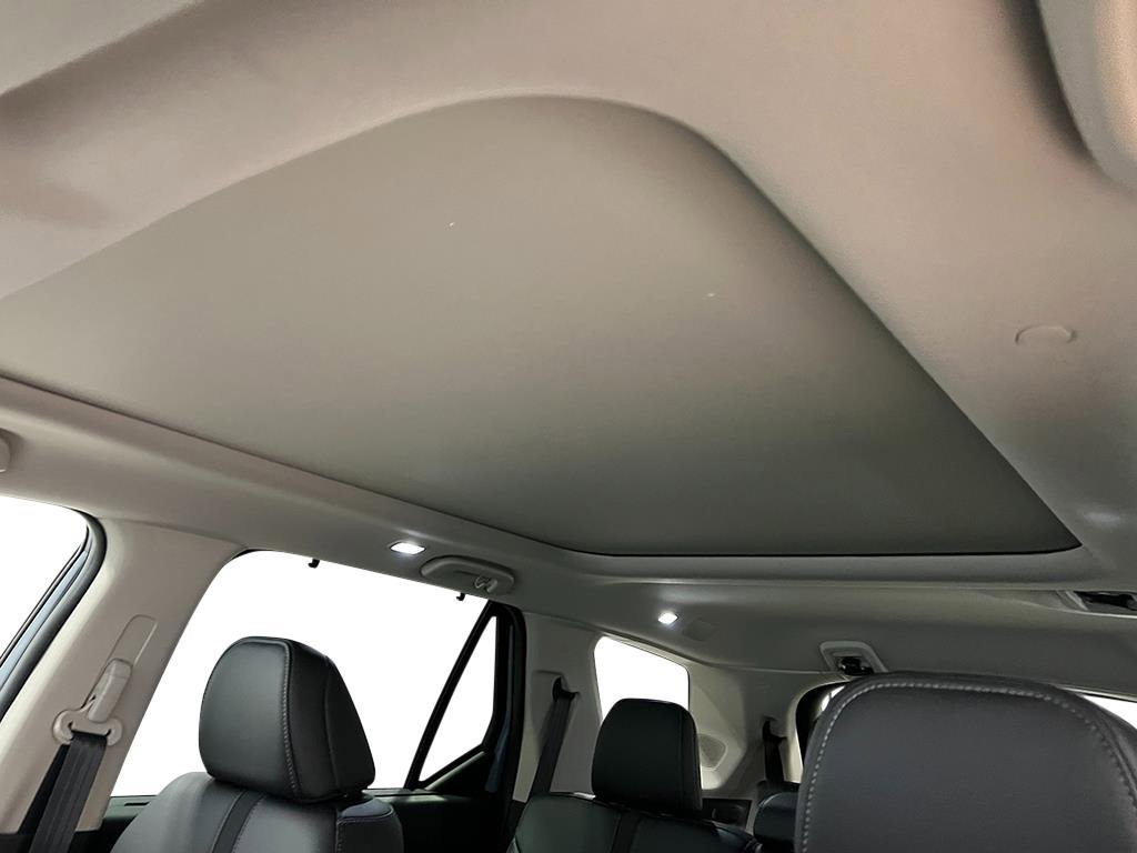 New 2025 Honda Pilot Touring image 18