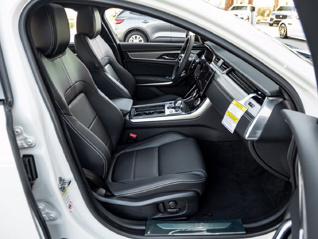 New 2024 Jaguar XF R-Dynamic SE AWD/4WD image 28