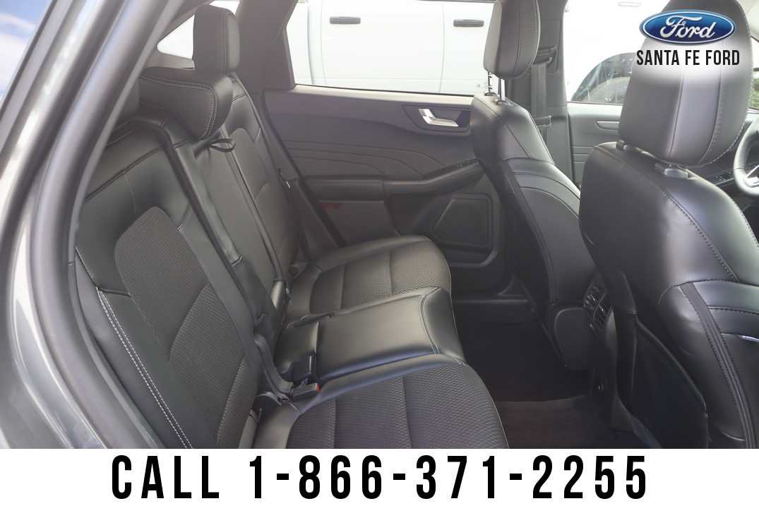 Used 2025 Ford Escape SE FWD image 22