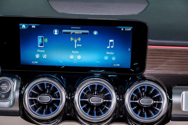 New 2026 Mercedes-Benz GLB 250 4MATIC image 18