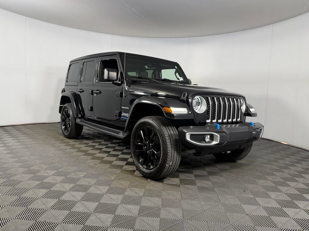 Certified 2023 Jeep Wrangler Unlimited Sahara w/ Safety Group AWD/4WD image 3