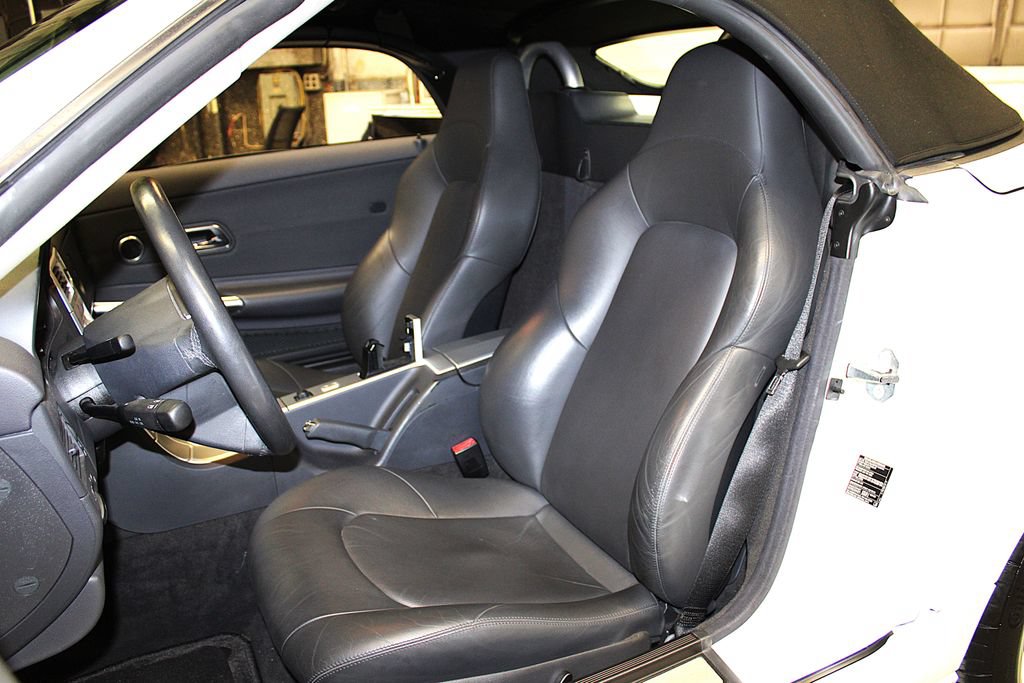 Used 2005 Chrysler Crossfire Limited RWD image 17