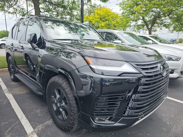 Used 2025 Lexus LX 700h Overtrail w/ Accessory Package (Z1) AWD/4WD image 2